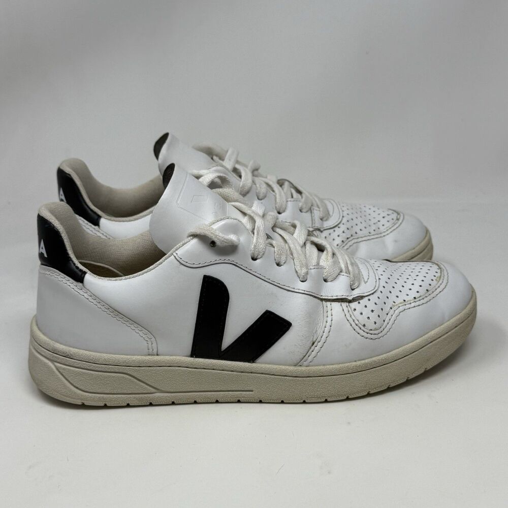 Veja V10 Sneakers Womens 7 White Black Leather Low Top Lace Up Lifestyle Shoes